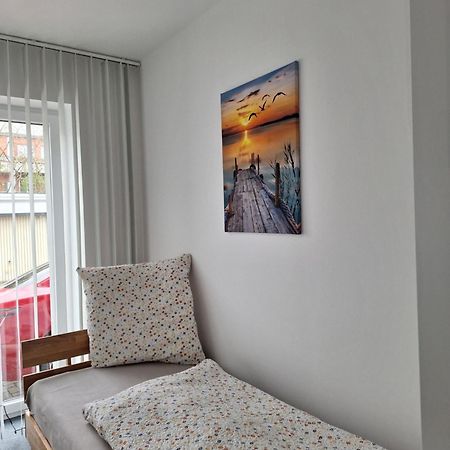 Maje Am Alten Binnenhafen Emden Exteriör bild